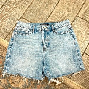 Banana Republic Girlfriend Short size 24/00 High Rise Mom Short